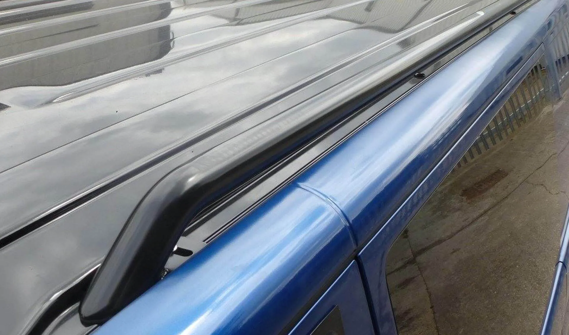 Black OE Style Steel Roof Rails for the Volkswagen Transporter T6 LWB